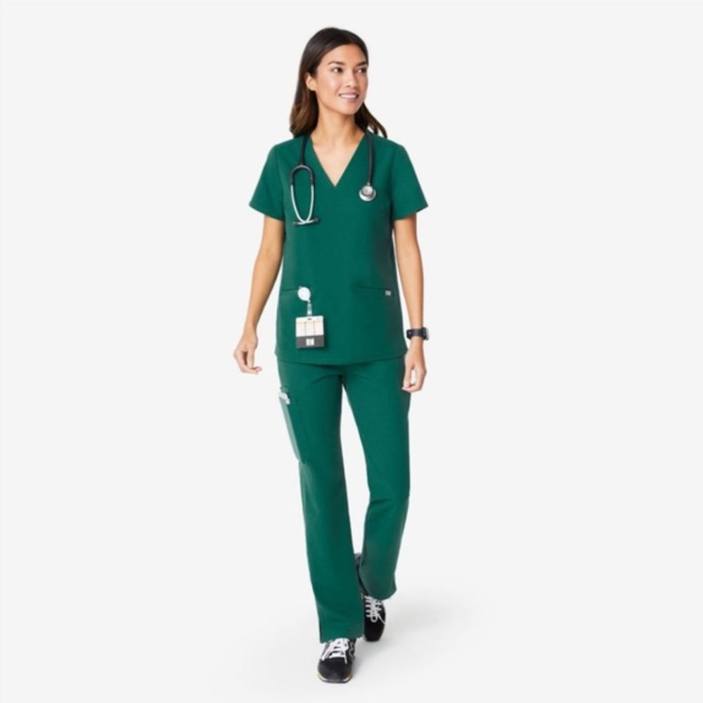 Hunter Green Kade and Casma Figs Scrub Set- Size Large